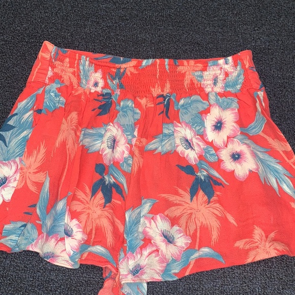 Floral Shorts - Picture 3 of 3